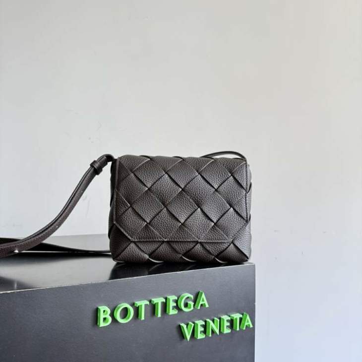 Picture of Bottega Veneta Handbags _SKUfw224788899fw